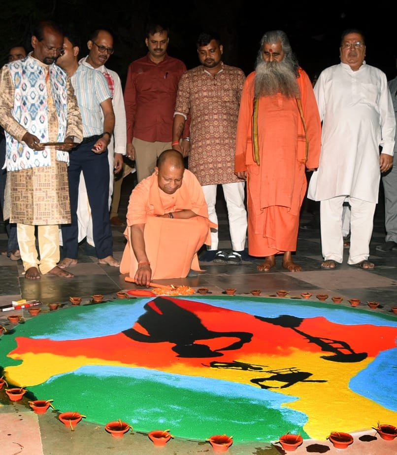 गोरखनाथ मंदिर में आयोजित हुआ 'एक दीया शहीदों के नाम' कार्यक्रम, प्रज्ज्वलित हुए 11000 दीप