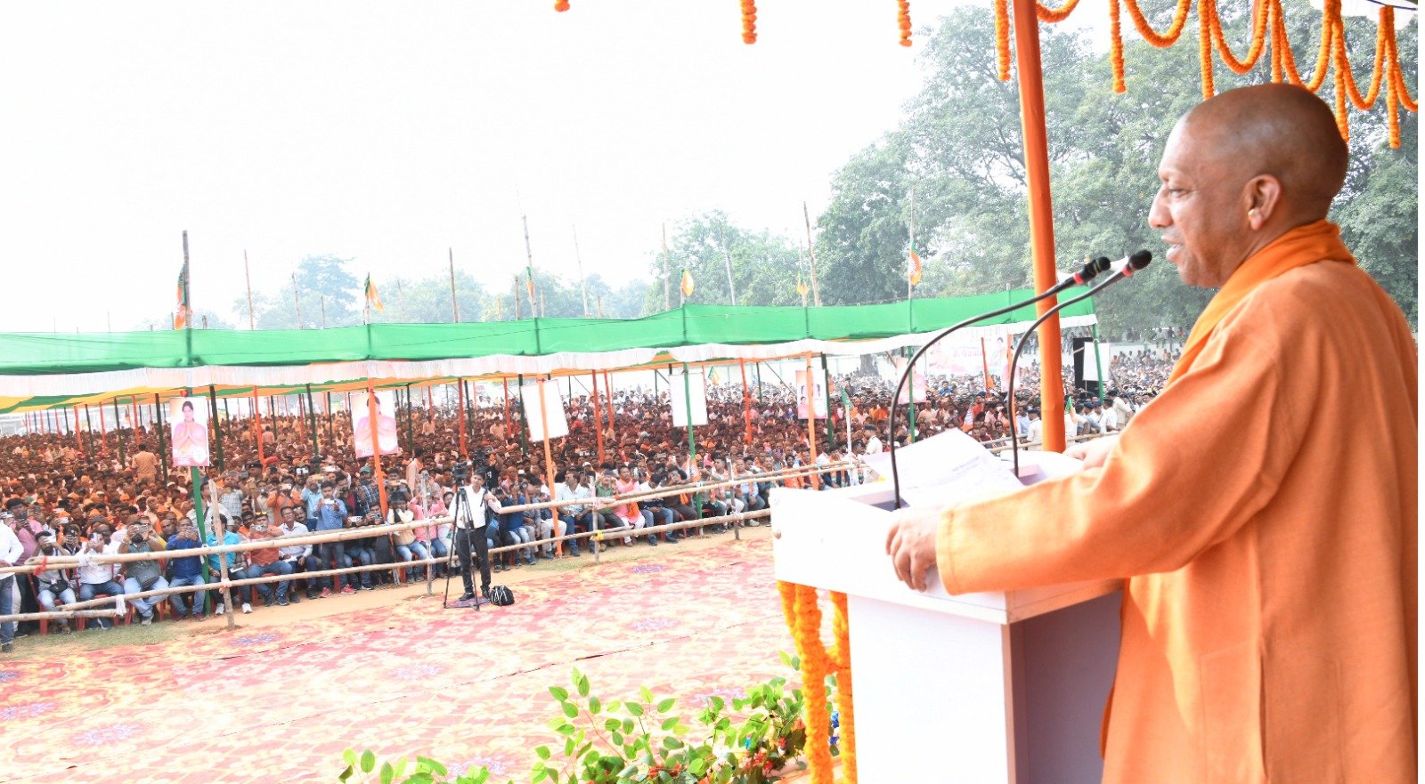 एक आलमगीर औरंगजेब ने देश को लूटा तो झारखंड के आलमगीर ने गरीबों कोः योगी