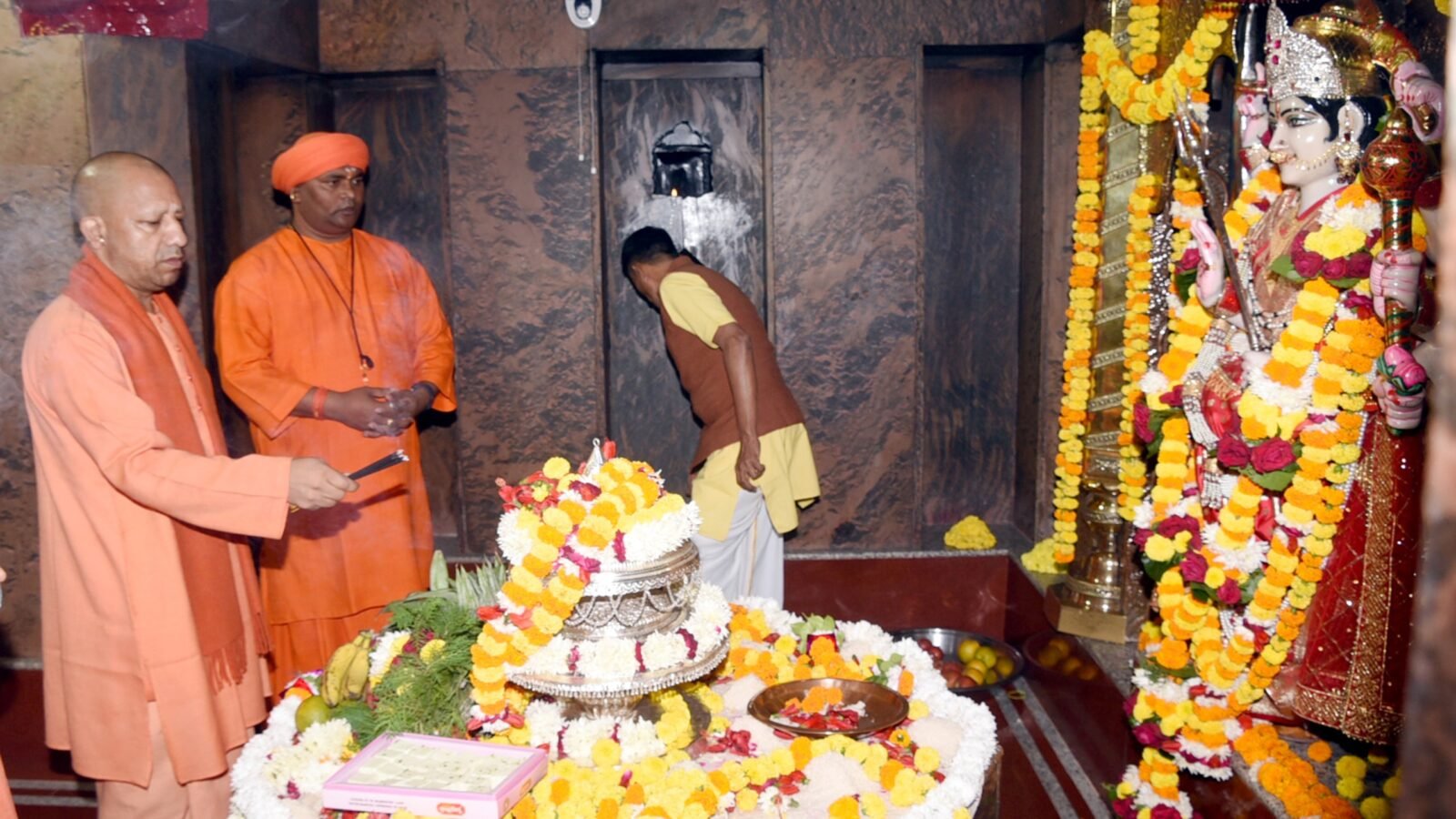 मुख्यमंत्री ने शक्तिपीठ मां पाटेश्वरी देवी मंदिर में की पूजा-अर्चना