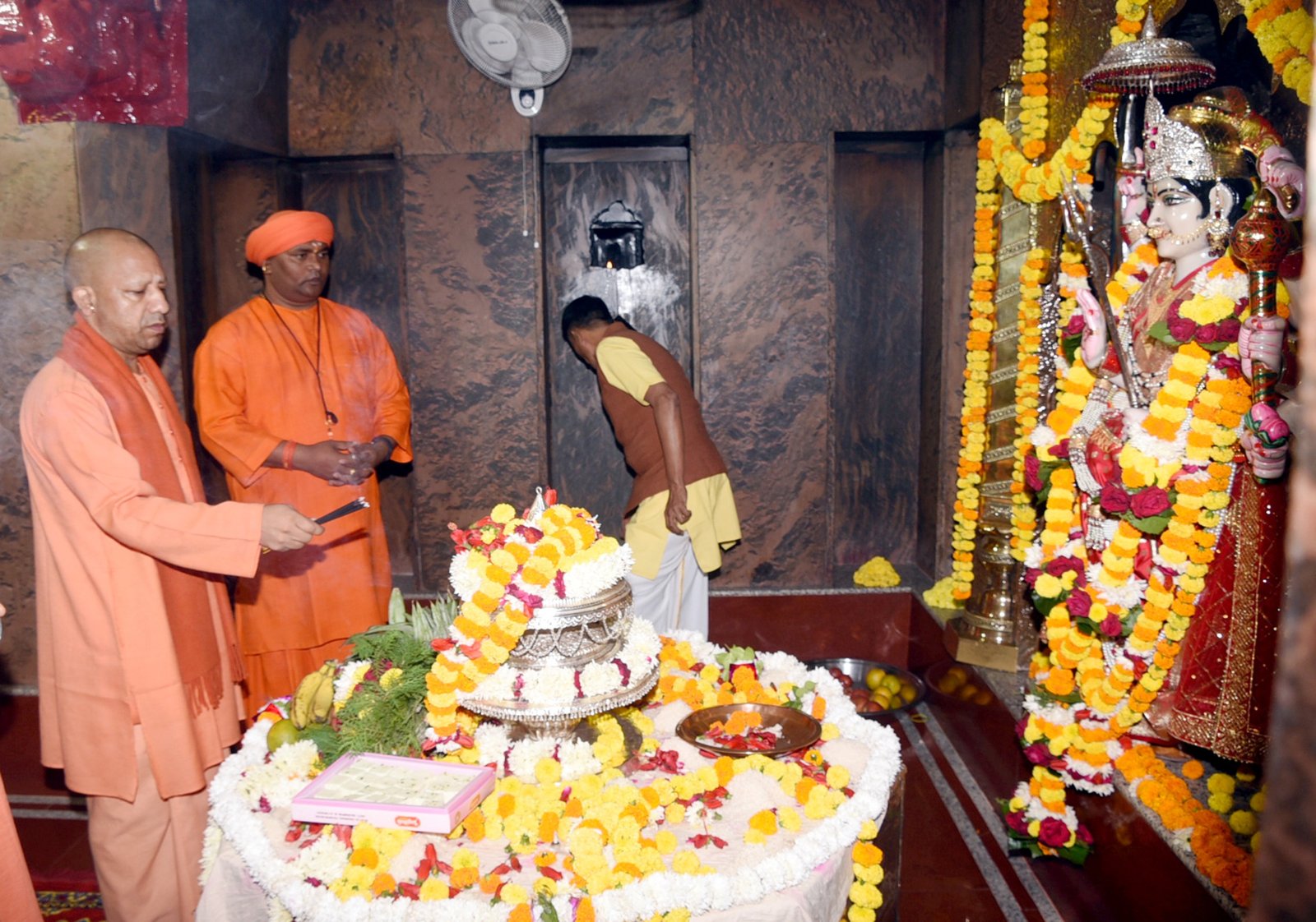 मुख्यमंत्री ने शक्तिपीठ मां पाटेश्वरी देवी मंदिर में की पूजा-अर्चना