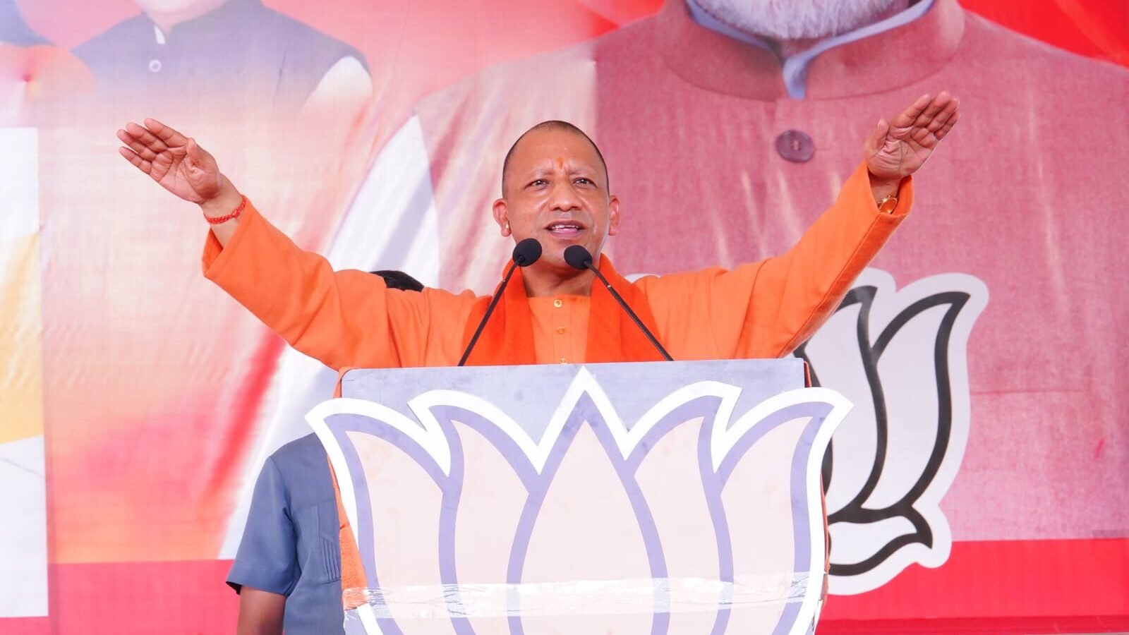 सीएम बोले-निजाम के रजाकारों द्वारा खड़गे जी की मां, चाची और बहन को जलाया गया