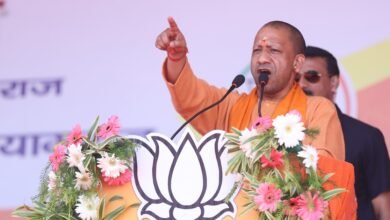 सपा पर सीएम का निशानाः ऐसे लोगों को सत्ता मिल जाती है तो गरीब हिंदू टकटकी लगाए देखते रह जाता है, उसे शासन की योजनाओं का लाभ नहीं मिल पाता