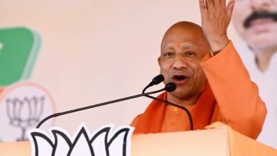 गरीब एक ट्रॉली बालू के लिए तरसता है और यह लोग अवैध माइनिंग कराते हैंः योगी