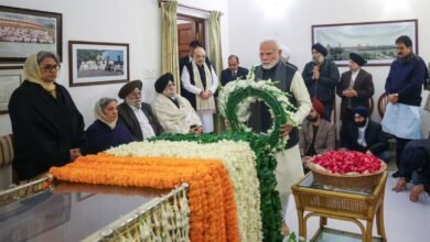 डॉ़ सिंह का जीवन विपरीत परिस्थितियों में ऊंचाई हासिल करने की प्रेरणा देता है: मोदी