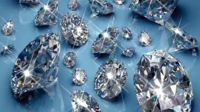 पन्ना में शुरू हुआ हीरों का मेला, देश-विदेश से पहुंचे पारखी