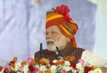 प्रधानमंत्री नरेन्द्र मोदी 28-29 अप्रैल को उत्तर प्रदेश दौरे पर रहेंगे। वाराणसी में महिला सम्मेलन के दौरान वे 6,350 करोड़ रुपये की परियोजनाओं का उद्घाटन व शिलान्यास करेंगे। अगले दिन काशी विश्वनाथ मंदिर में दर्शन के बाद हरदोई में गंगा एक्सप्रेसवे का उद्घाटन करेंगे। यह एक्सप्रेसवे प्रदेश की कनेक्टिविटी, लॉजिस्टिक्स, पर्यटन और रोजगार को नई गति देगा। साथ ही कई नई ट्रेन सेवाएं और बुनियादी ढांचा परियोजनाएं क्षेत्रीय विकास को मजबूत करेंगी।