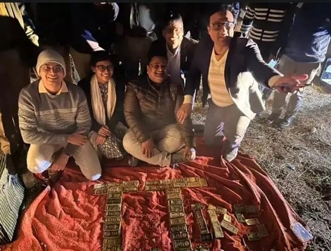 जंगल में मिला 55 किलो सोना और 15 करोड़ कैश