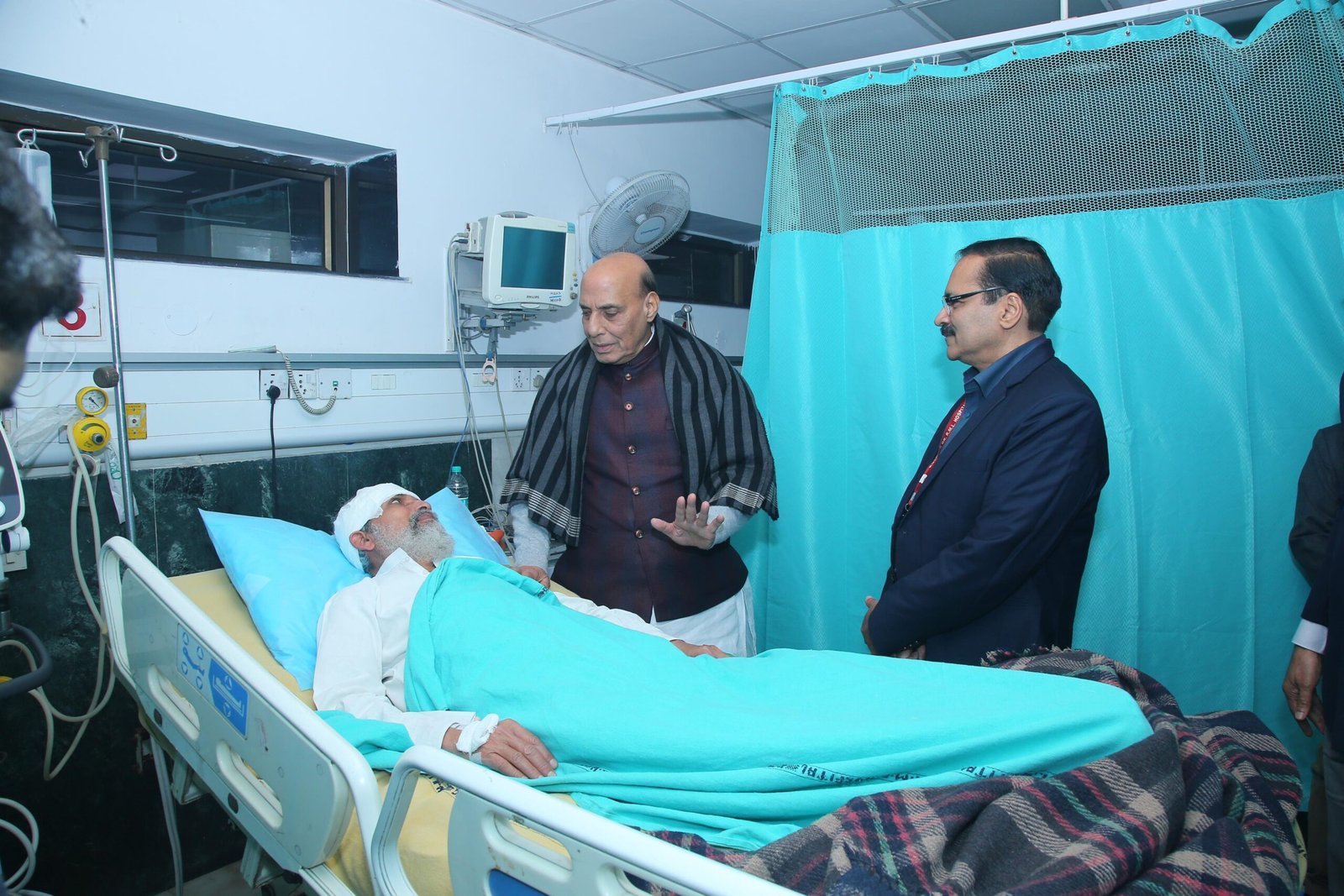 अम्बेडकर पर विवाद बढ़ा, भाजपा और इंडिया समूह ने एक-दूसरे पर लगाये हिंसा के आरोप