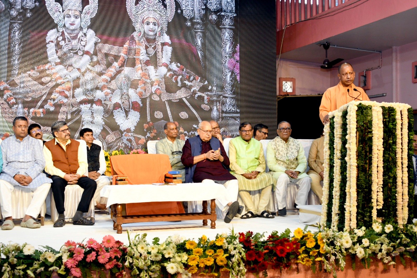 सनातन धर्म की रक्षा और भारत को विकास के परम वैभव तक पहुंचाने का होना चाहिए ध्येयः सीएम