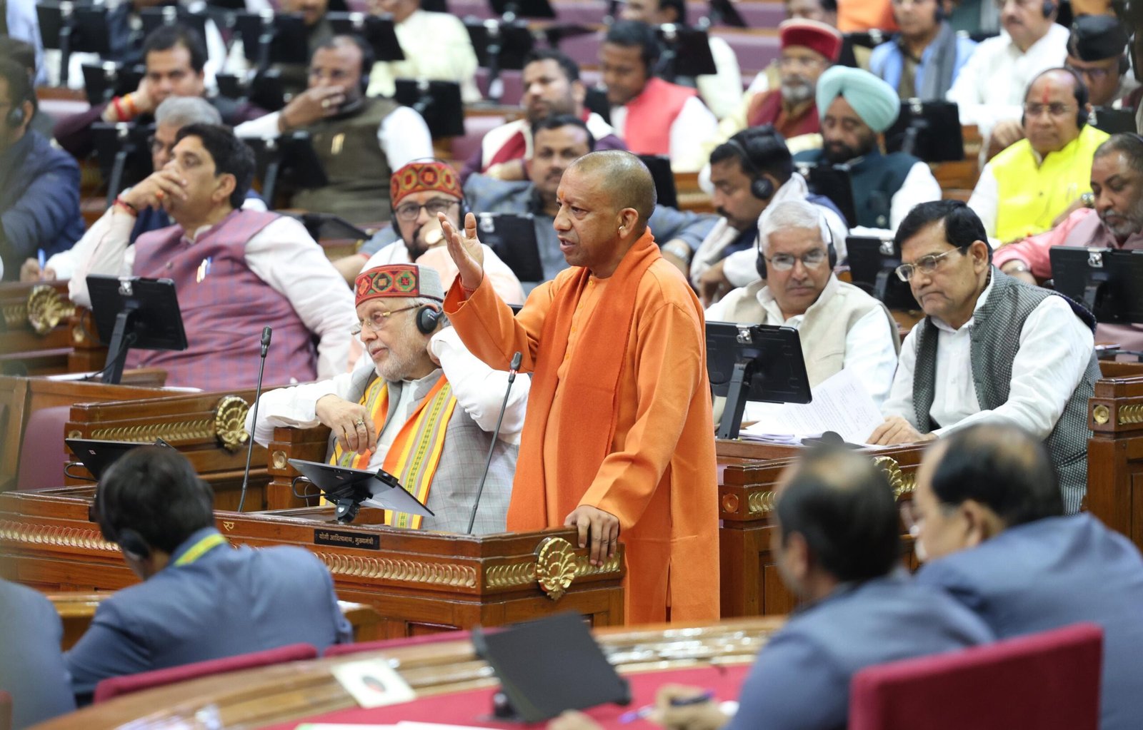 उप्र. शिक्षा सेवा चयन आयोग विभिन्न विभागों से अधियाचन मांगकर नियुक्ति की प्रक्रिया को बढ़ा रहा आगेः सीएम