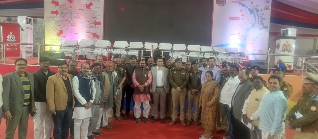 महाकुम्भ को दिव्य एवं भव्य स्वरूप प्रदान करने के लिए सभी हितकारियों के साथ महत्वपूर्ण एजेंडा बिंदुओं पर संवाद कार्यक्रम आयोजित
