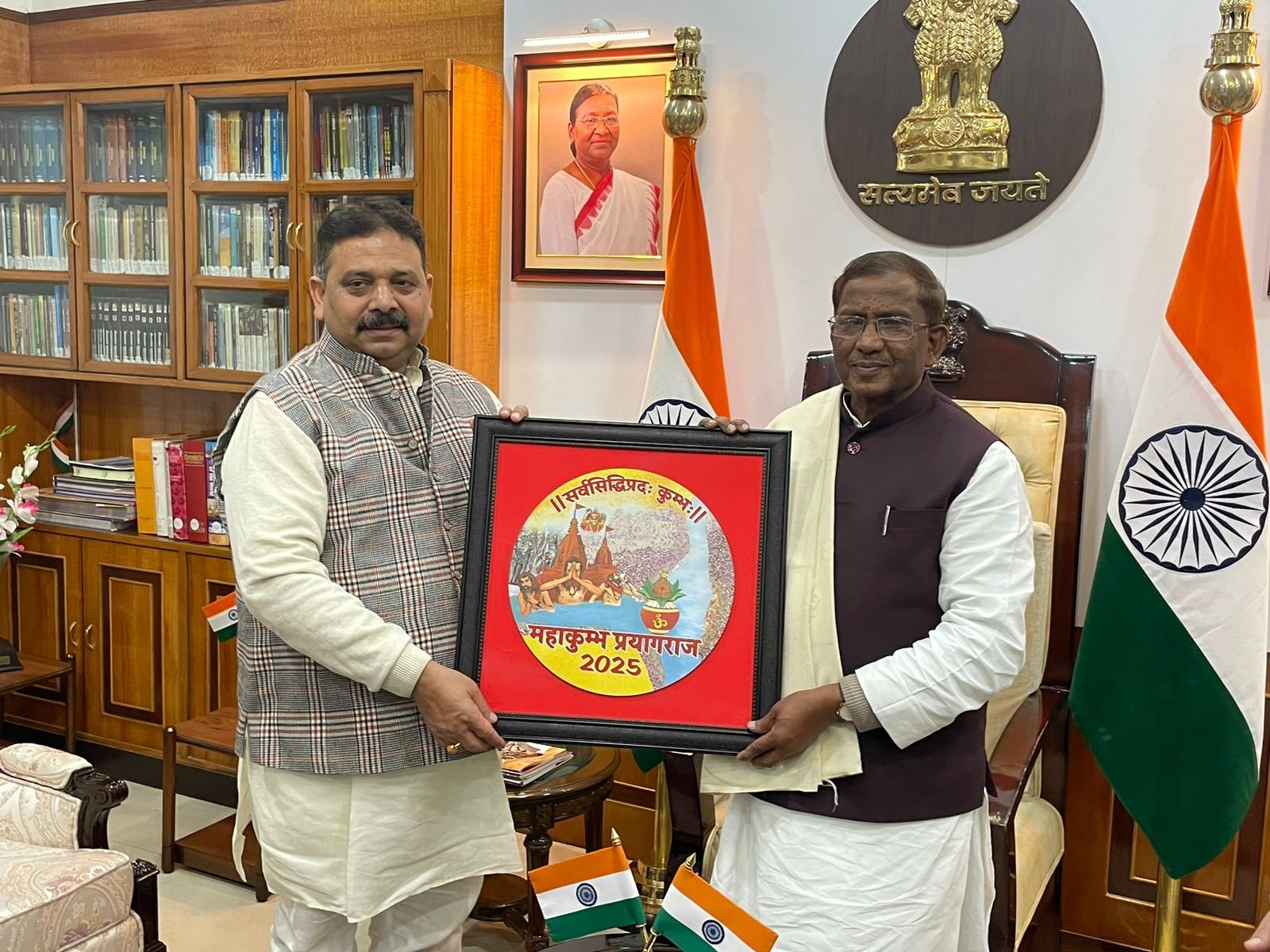 योगी के मंत्रियों ने मणिपुर और हरियाणा की जनता को दिया महाकुंभ-2025 का निमंत्रण