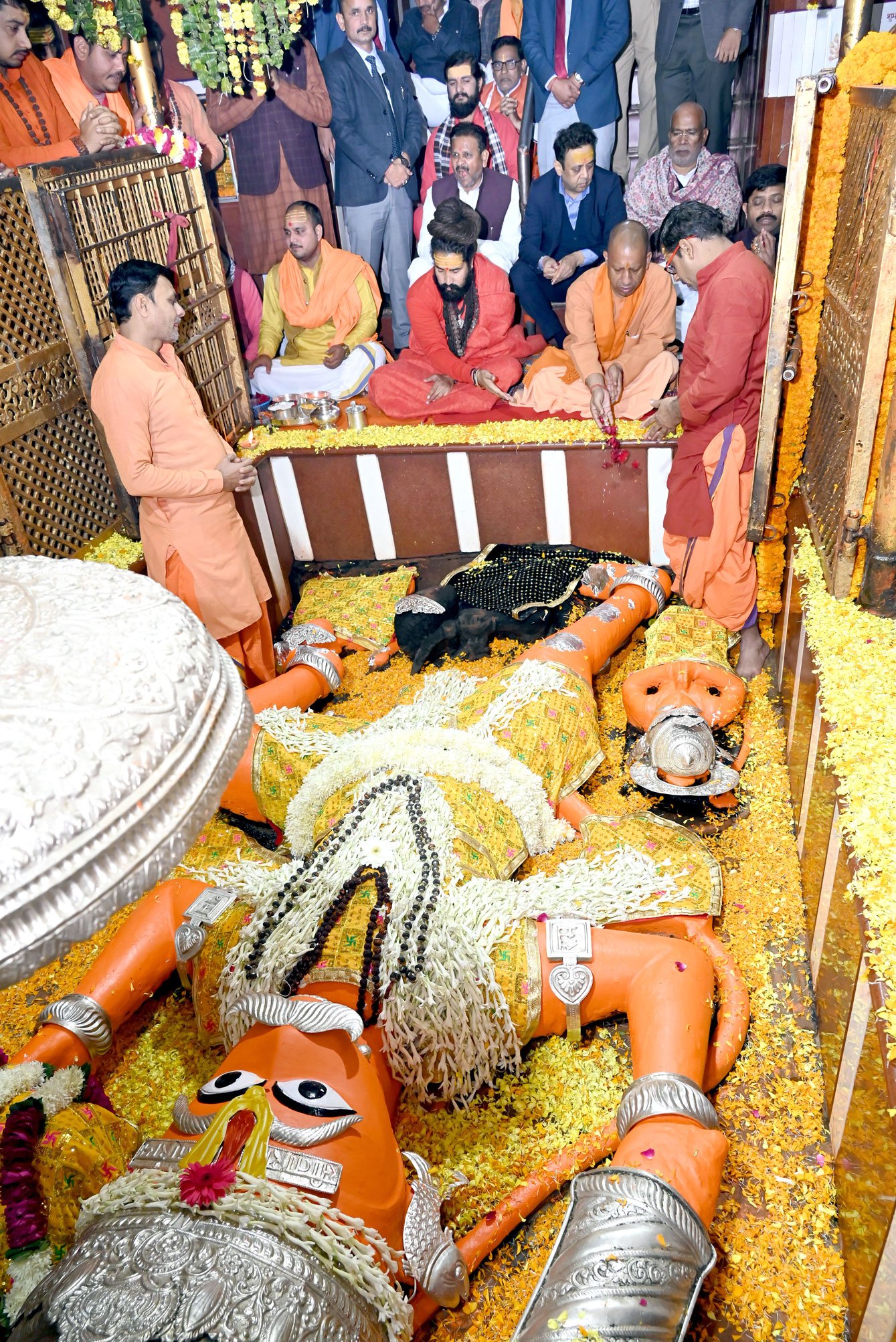 मुख्यमंत्री ने प्रयागराज में किया प्रदेश के पहले एमएसडब्ल्यू आधारित बायो सीएनजी प्लांट का निरीक्षण, कहा नगरीय वेस्ट के निस्तारण का मॉडल है नैनी का यह प्लांट.'वेस्ट टू वेल्थ' का बेहतरीन उदाहरण है बायो सीएनजी प्लांट