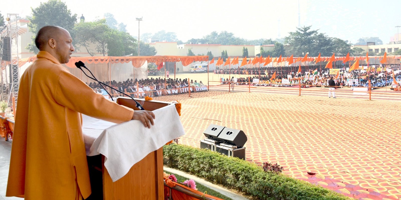 दुनिया उसी का अनुसरण करती जो खुद को उसके अनुरूप तैयार करने का रखता है जज्बा : सीएम योगी