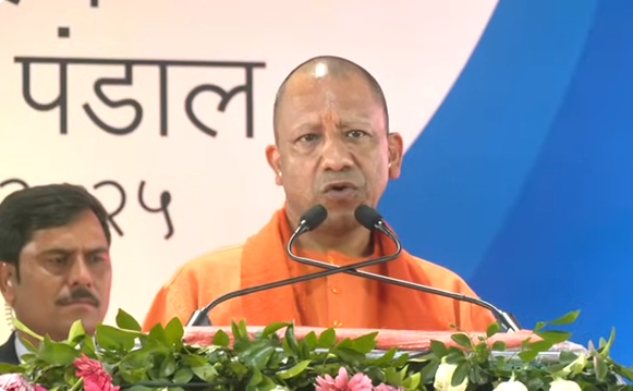 पुलिस जितनी सतर्क होगी, आम आदमी उतना सुरक्षित होगा: मुख्यमंत्री योगी आदित्यनाथ