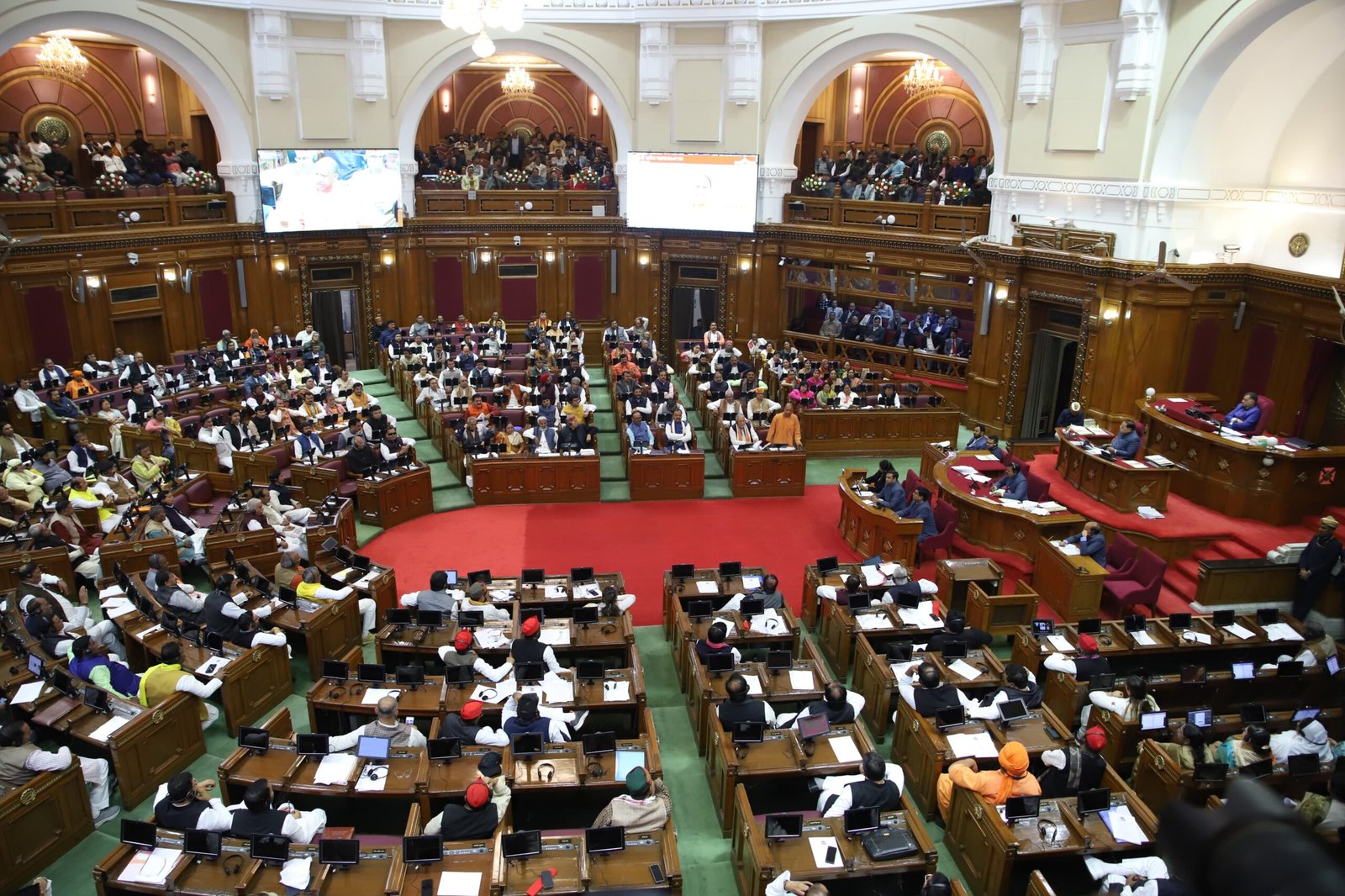 सांप्रदायिक दंगों की सच्चाई गिना योगी ने बंद किया समाजवादी पार्टी का मुंह