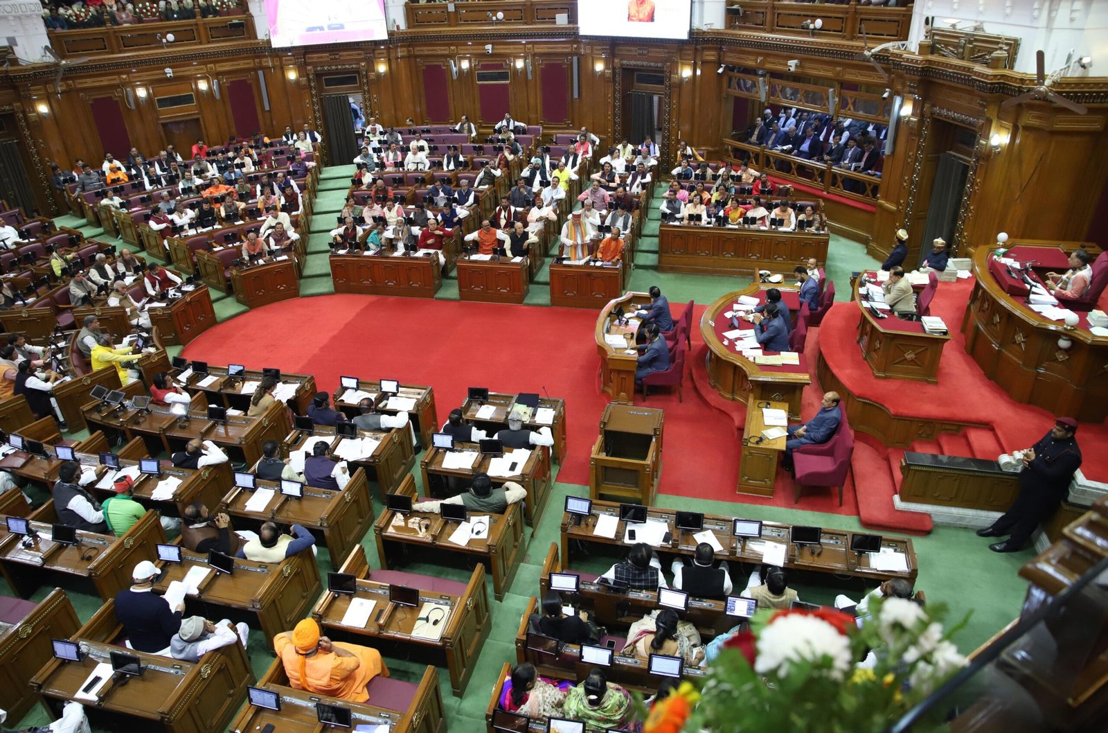योगी सरकार ने सदन में प्रस्तुत किया 17,865 करोड़ रुपए का अनुपूरक बजट