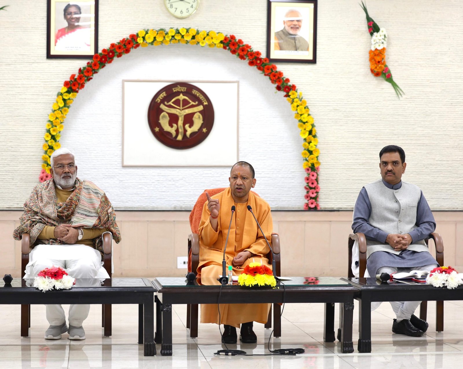 समाजवादी पार्टी पर भी बरसे सीएम, बोले- कांग्रेस जैसा ही इतिहास समाजवादी पार्टी का भी