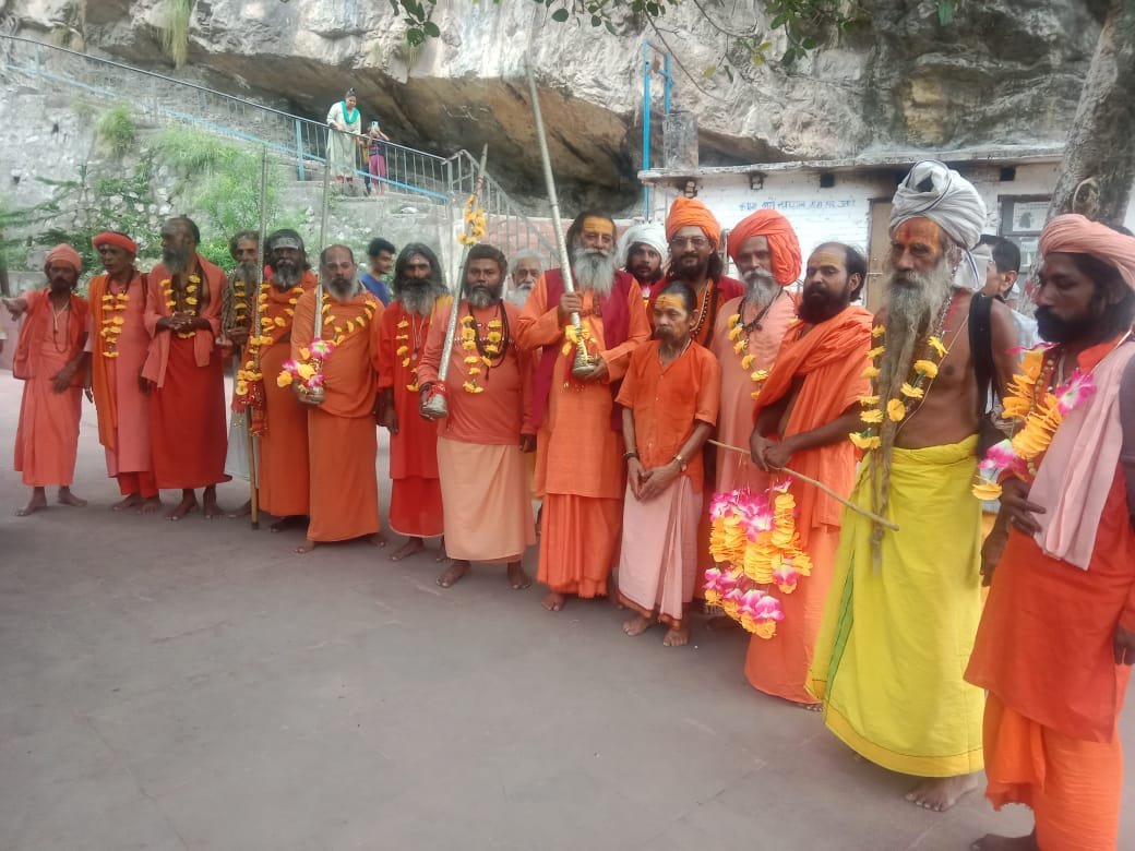 सनातन धर्म की अलख जगाने प्रयागराज महाकुम्भ आ रही है पवित्र छड़ी यात्रा