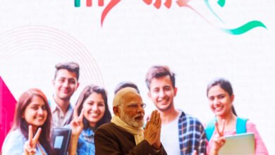 युवा जोखिम लें और देश में ऐतिहासिक परिवर्तन लाएं : मोदी