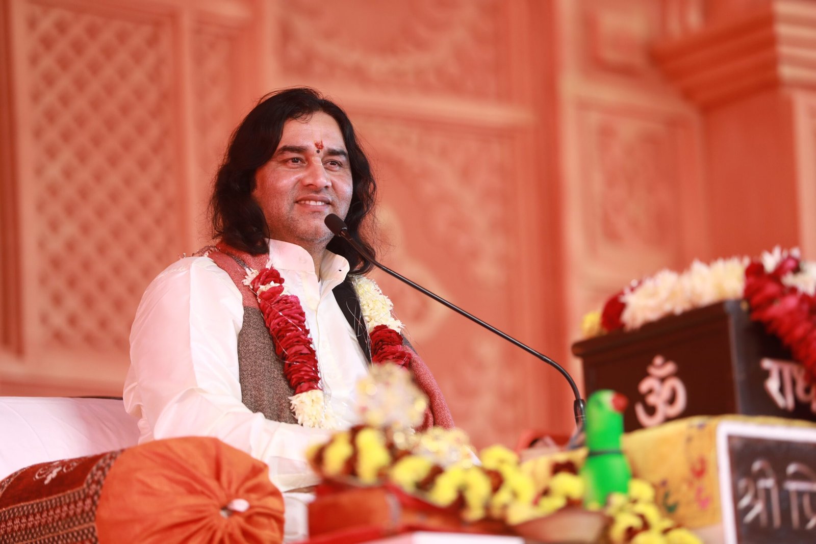 भव्य-दिव्य महाकुम्भ के लिए सीएम योगी की जितनी भी प्रशंसा की जाए वो कम : देवकी नंदन ठाकुर