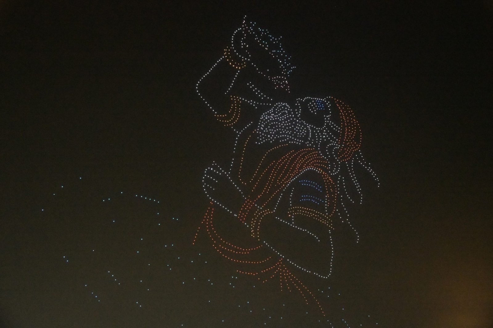 भव्य महाकुम्भ का दिव्य ड्रोन शो, श्रद्धालुओं का मोह लिया मन