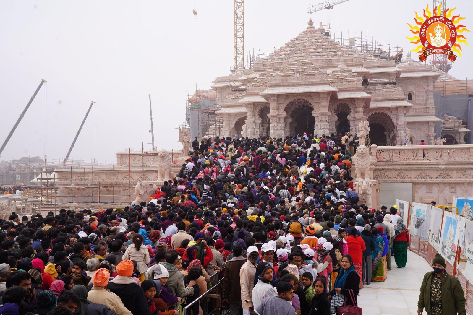 यूपी की इकोनॉमी को वन ट्रिलियन बनाने में होगा पर्यटन का अहम रोल