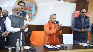 सीएम योगी ने किया आकाशवाणी के एफएम चैनल 'कुम्भवाणी' का शुभारंभ