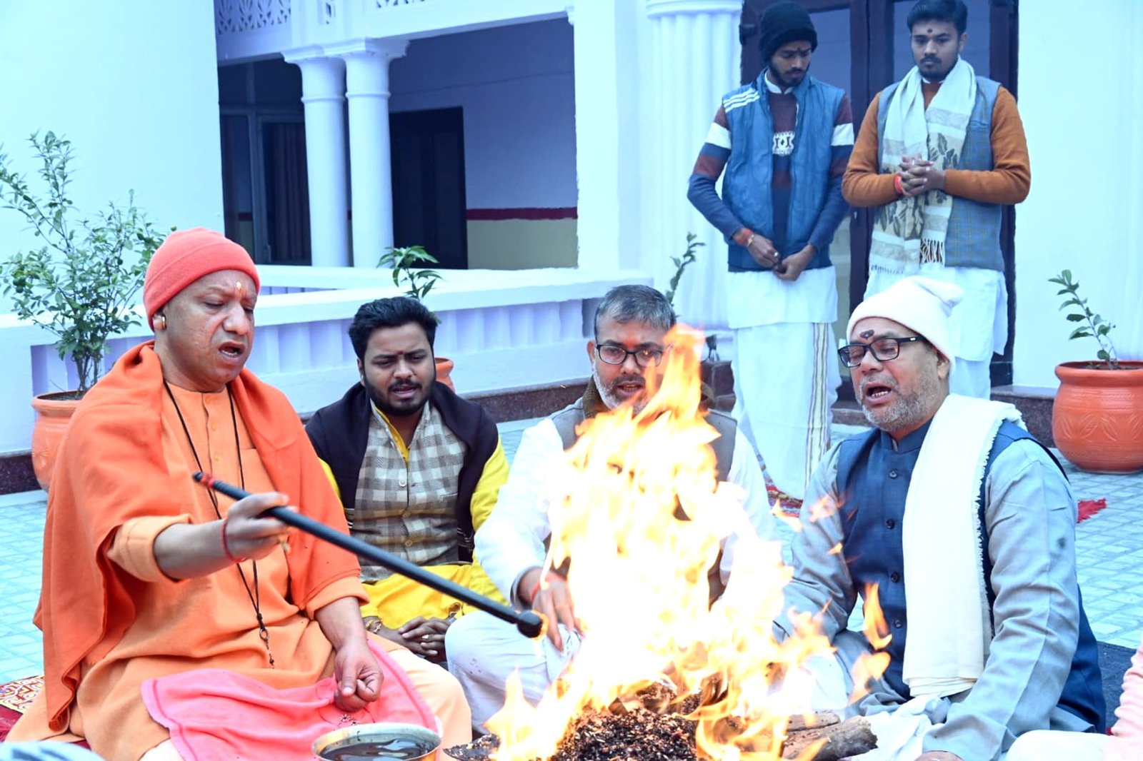 दूध’ दही, घी, शर्करा और कई तीर्थ स्थलों के पवित्र जल से हुआ भोलेनाथ का अभिषेक