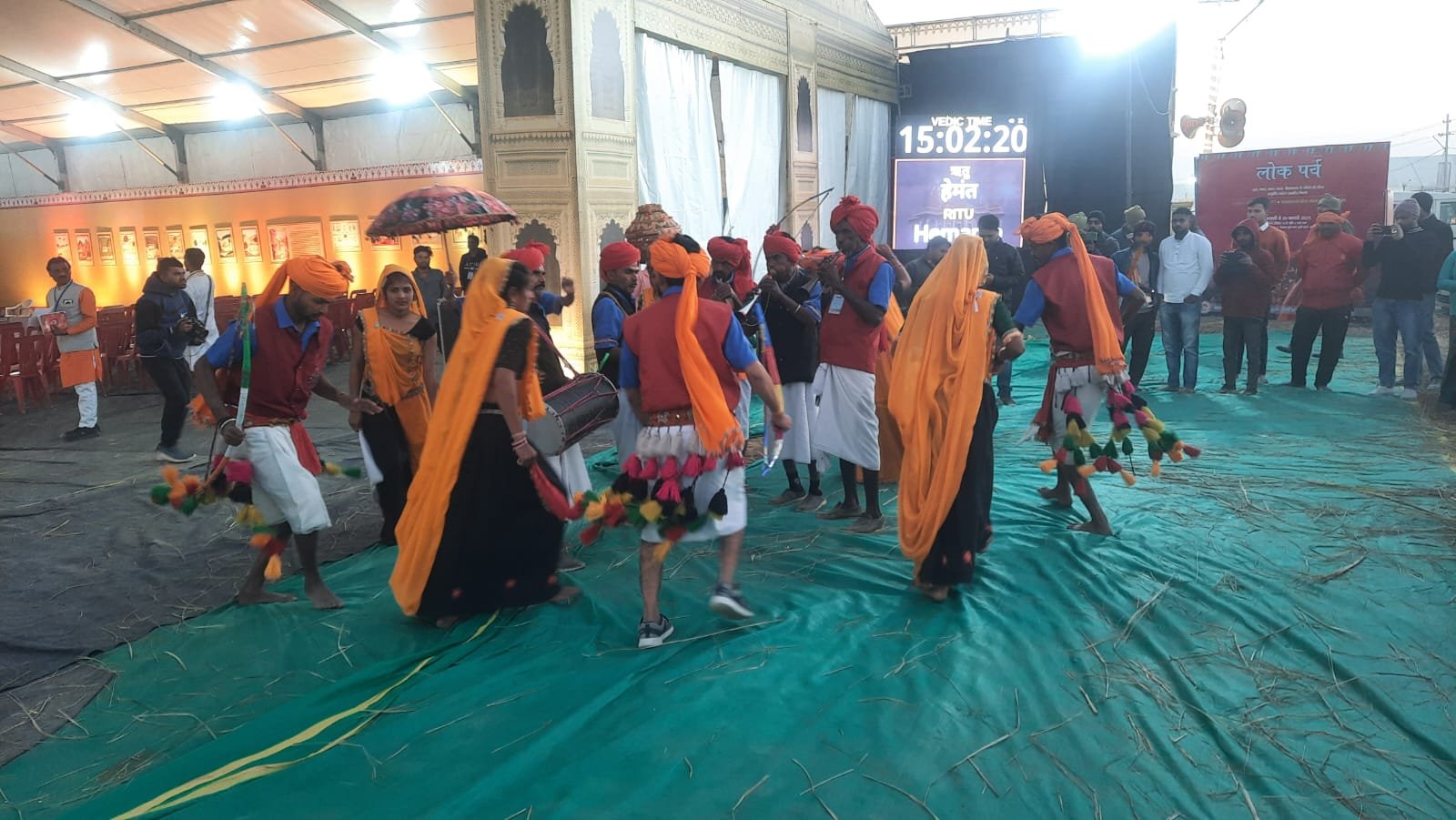 दादरानागर हवेली- नागालैंड- लेह- छत्तीसगढ़- गुजरात- एमपी- आंध्र प्रदेश- उत्तराखंड और राजस्थान की संस्कृति का यूपी में हो रहा संगम