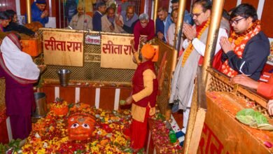 संगम स्नान के बाद सीएम भजनलाल ने बड़े हनुमान जी मंदिर में भी किए दर्शन