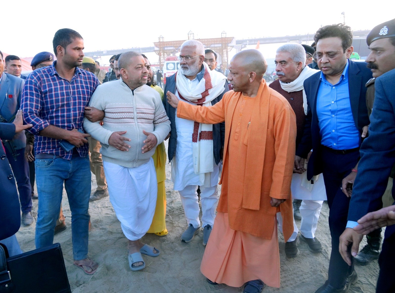 प्रधानमंत्री को मुख्यमंत्री ने दी पूरी जानकारी, बताया कोई जनहानि नहीं, आग पर तत्काल पा लिया गया काबू 