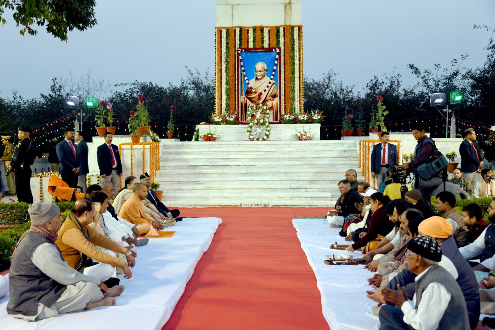 सीएम योगी ने स्वतंत्रता संग्राम में वीरगति प्राप्त अमर शहीदों को किया नमन