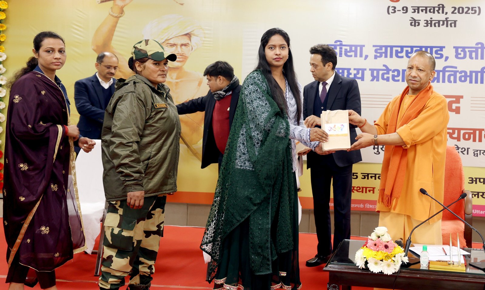25 करोड़ की आबादी के बावजूद यूपी में कहीं अव्यवस्था नहींः मुख्यमंत्री