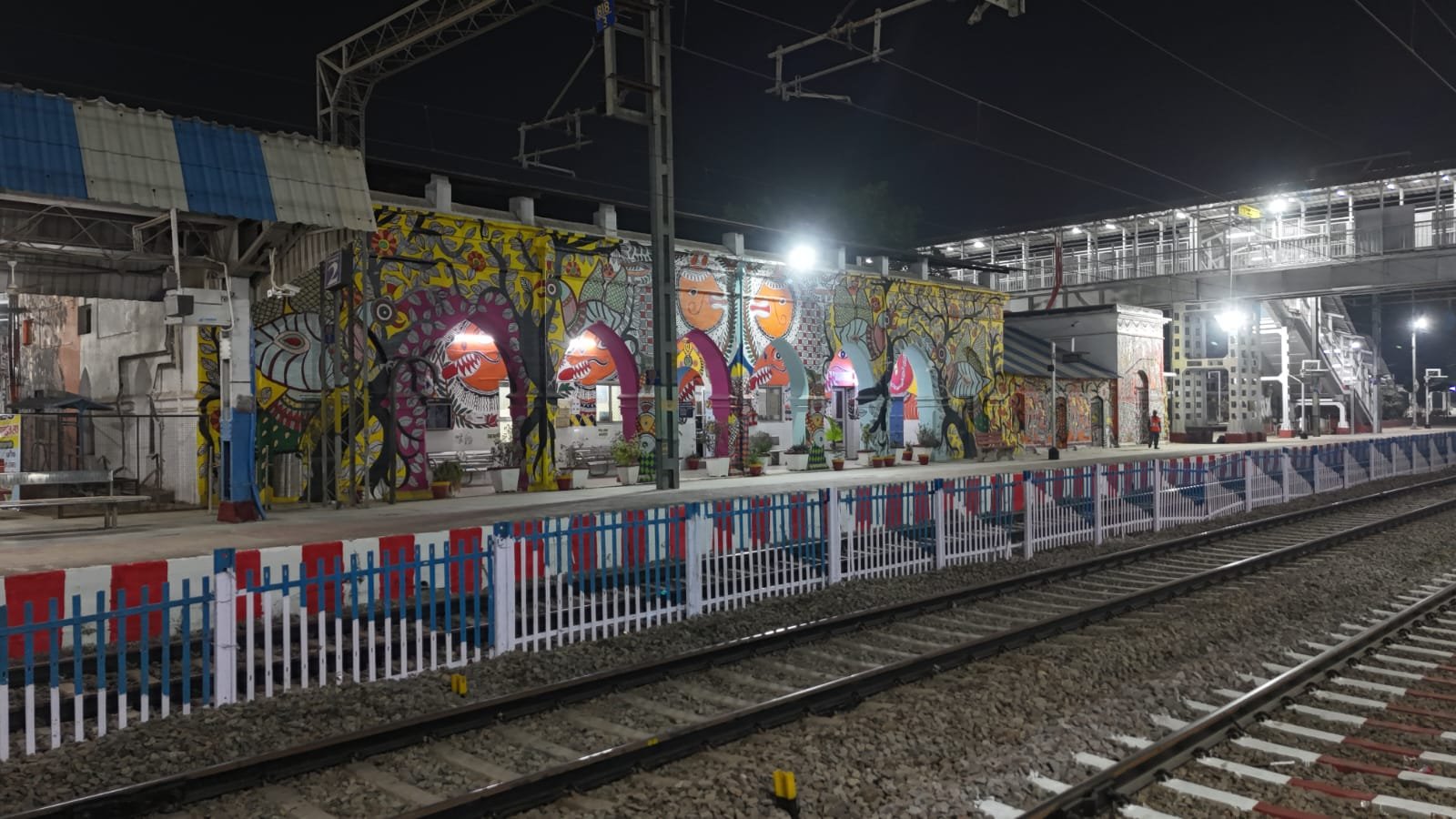 पेंट माई सिटी अभियान के तहत सभी रेलवे स्टेशनों को अद्भुत केंद्रों में किया गया परिवर्तित