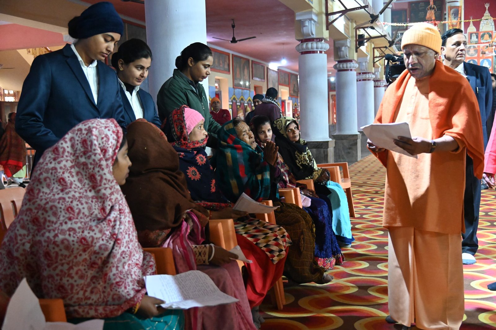 इस्टीमेट मंगवा लीजिए, सरकार देगी इलाज का पैसा : सीएम