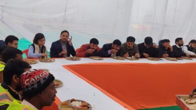 नववर्ष के उपलक्ष्य में मेला प्राधिकरण ने आयोजित किया स्वच्छता मित्र सामूहिक भोज