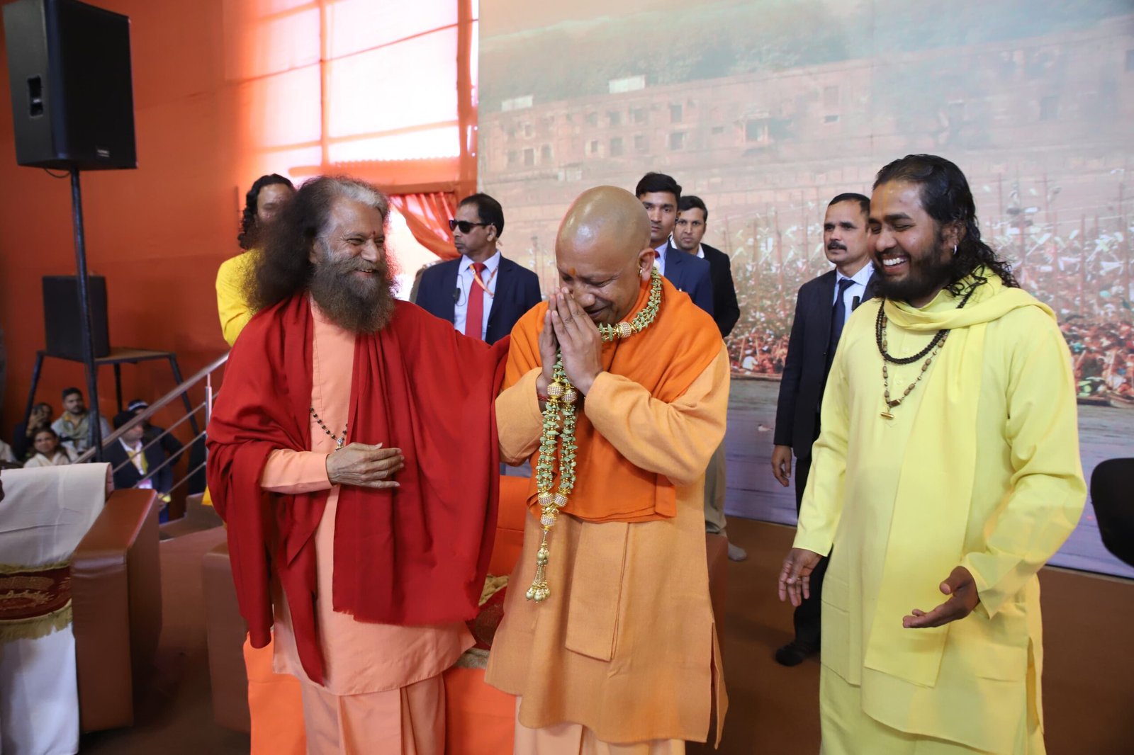 सनातन को उसके चरम उत्कर्ष पर ले जाने का कार्य करेंगे सीएम योगी आदित्यनाथ - चिदानंद सरस्वती