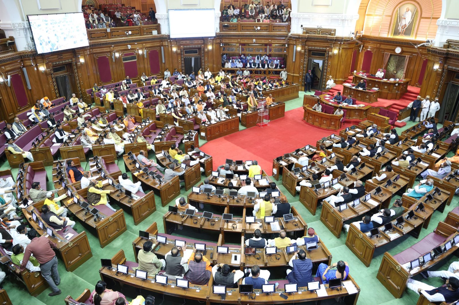 बेसिक शिक्षा परिषद द्वारा संचालित विद्यालयों में 2000 करोड़ रुपये से होगा अवस्थापना सुविधाओं का विकास