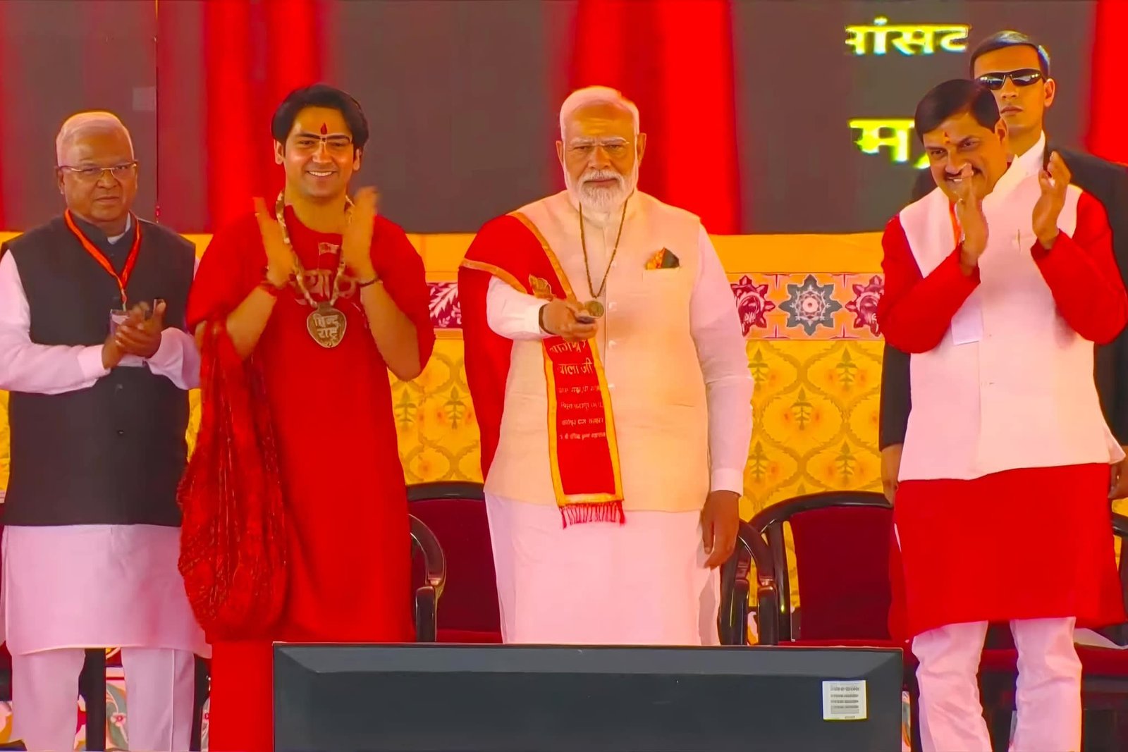 छुआछूत की बीमारी नहीं कैंसर, बस रहें इसके प्रति जागरुक : मोदी