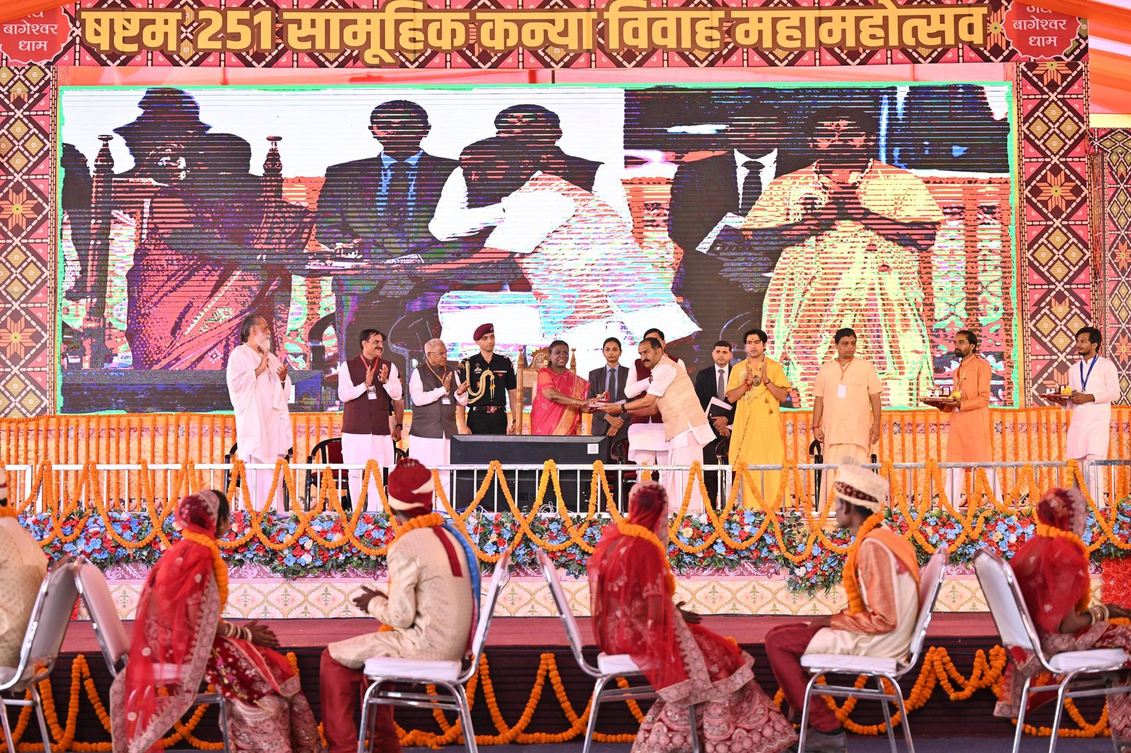 स्वयं को शिक्षित और आत्मनिर्भर बनाने के निरंतर प्रयास करें महिलाएं : मुर्मु