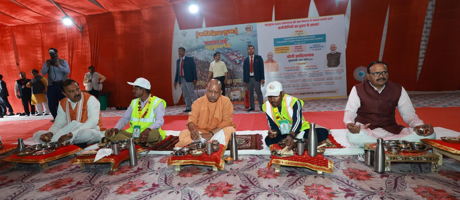 महाकुम्भ में लगे स्वच्छताकर्मियों और स्वास्थ्यकर्मियों को 10 हजार रुपए अतिरिक्त बोनस का किया ऐलान