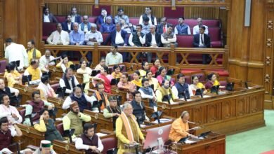 शेरो-शायरी से बांधा समां, विपक्ष पर किये तीखे हमले