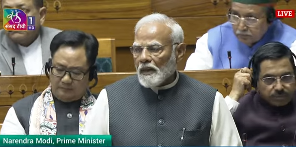 हम संविधान को जीते हैं, ज़हर की राजनीति नहीं करते : मोदी