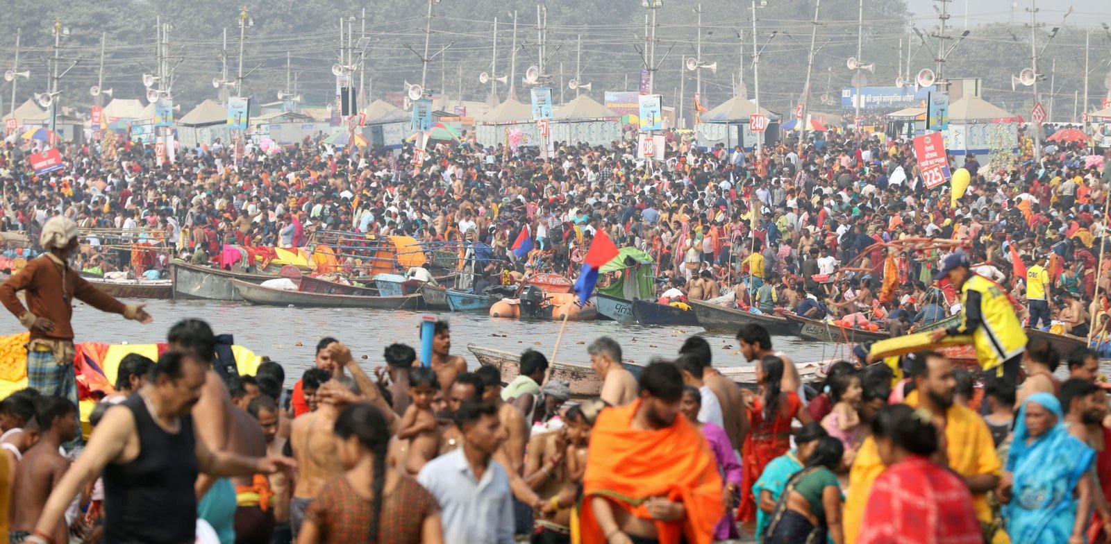 महाकुम्भ की शुरुआत से लेकर शुक्रवार सुबह 8 बजे तक 40 करोड़ से ज्यादा श्रद्धालुओं ने त्रिवेणी संगम में किया पावन स्नान
