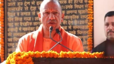 विकास कार्यों पर विपक्ष की नकारात्मक राजनीति को सीएम योगी ने दिखाया आईना