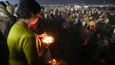 महाकुम्भ में माघ पूर्णिमा स्नान के लिए उमड़ा आस्था का जनसमुद्र, वीएमडी से अलर्ट किए गए श्रद्धालु