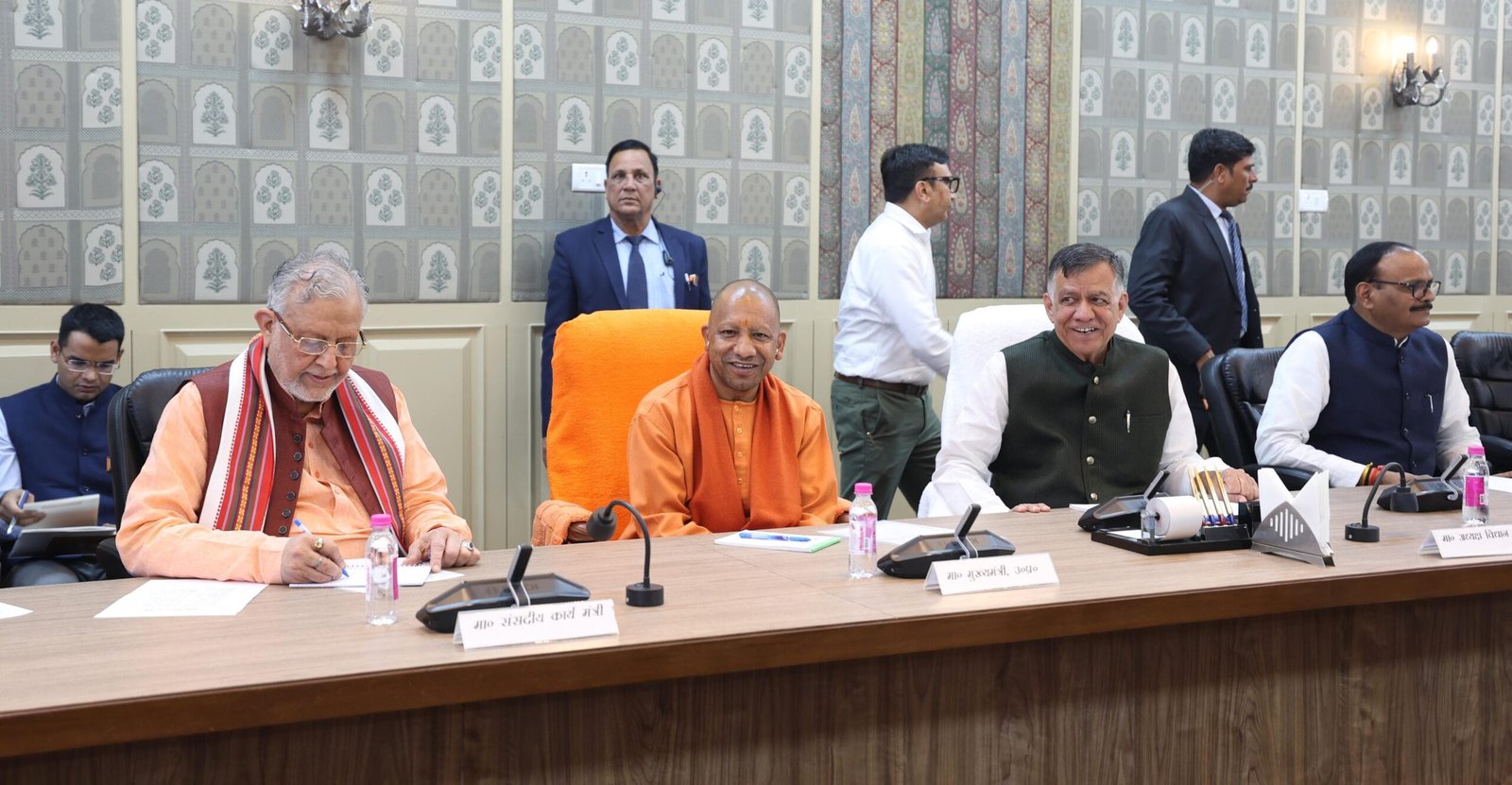 जनहित के मुद्दों को सदन में रखें,स्वस्थ चर्चा से कराएं प्रदेश का विकासः मुख्यमंत्री