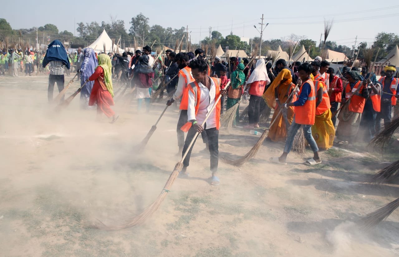 15 हजार स्वच्छताकर्मियों ने 10 किमी तक चलाया सफाई अभियान, 4 जोन में लगाई गई झाड़ू