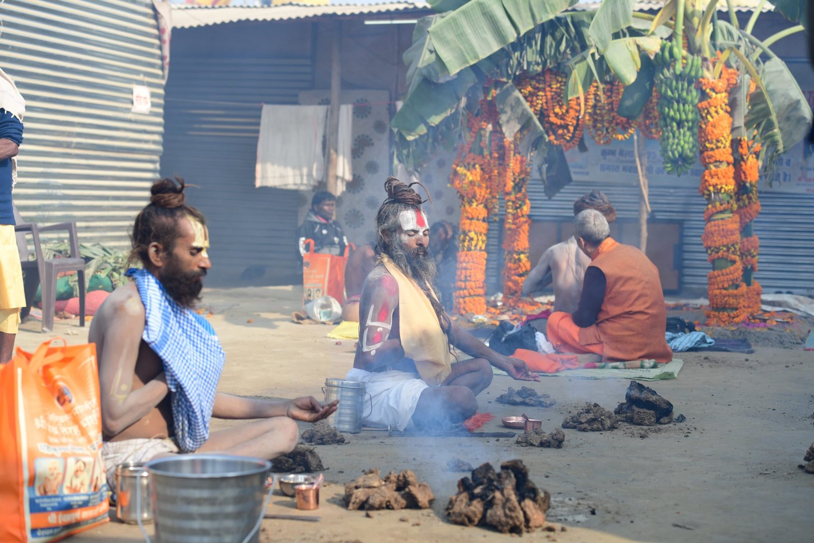 महाकुम्भ में संगम तट पर 10 लाख से अधिक श्रद्धालु कर रहे हैं कल्पवास